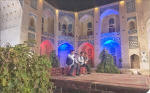 مهمانان گمنام خانه باغ وزیری کرمان