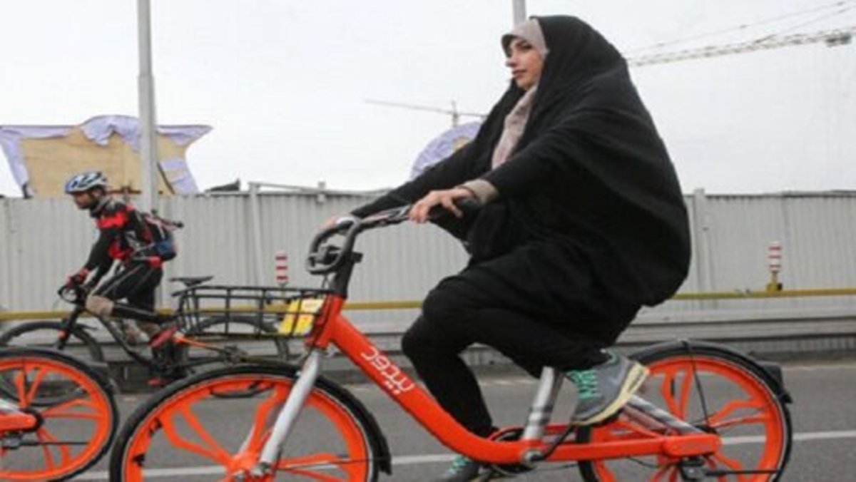 درخواست اجازه استفاده از دوچرخه و موتور برای زنان