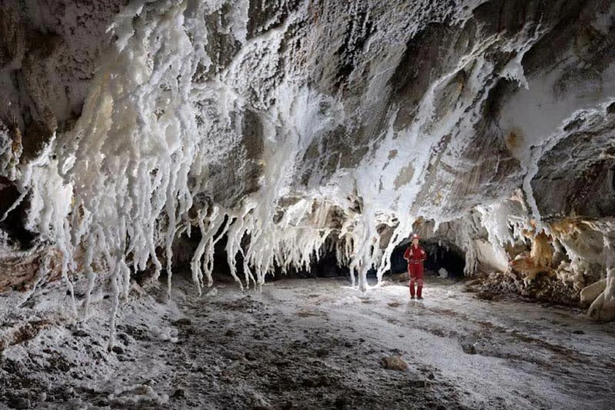 غار نمکدان قشم و بیابان لوت در بین ۱۰۰ جایگاه برتر زمین شناسی جهان