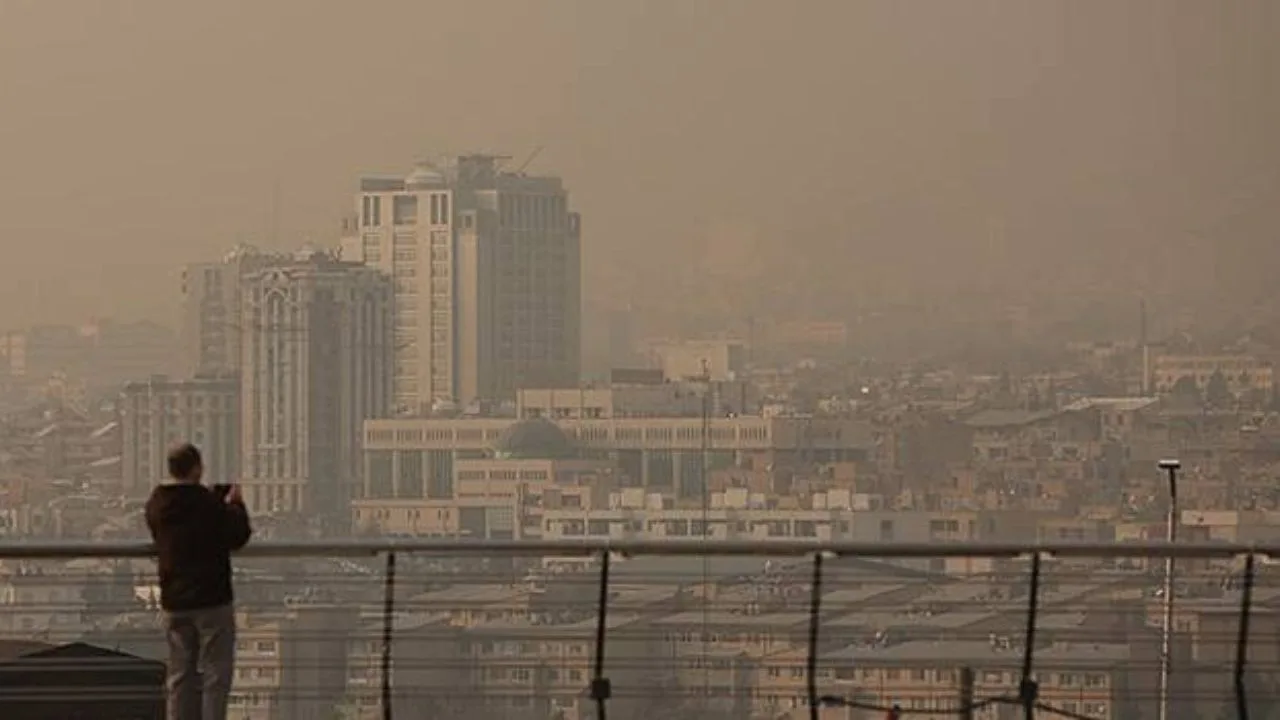 تهران قرمز، اصفهان غرق در مه دود