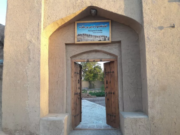 پلمب بومگردی‌ها و رونق اقامتگاه‌های غیرمجاز