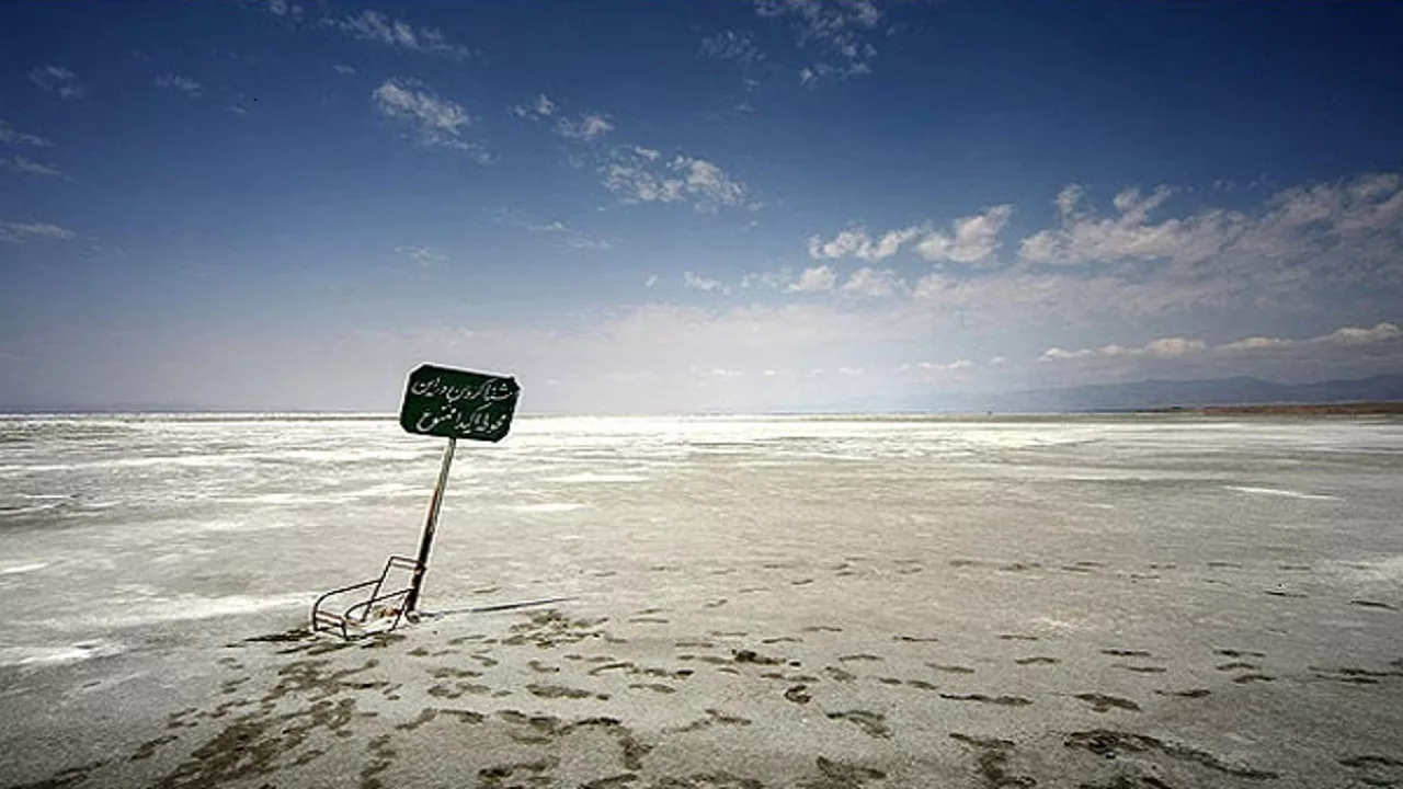 وعده رئیس سازمان محیط زیست: مقدار ورودی آب دریاچه ارومیه را افزایش می‌دهیم