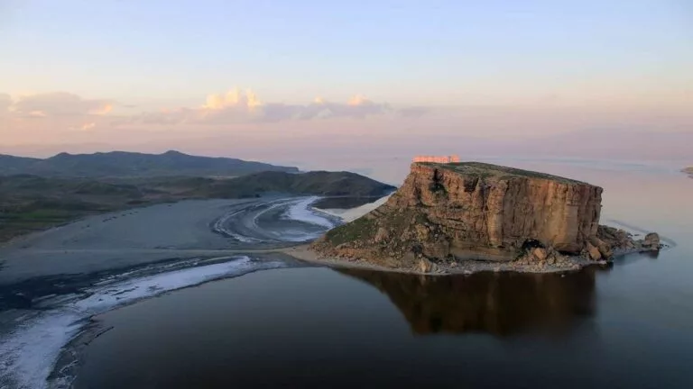 دریاچه ارومیه و هشدار مهاجران اقلیمی