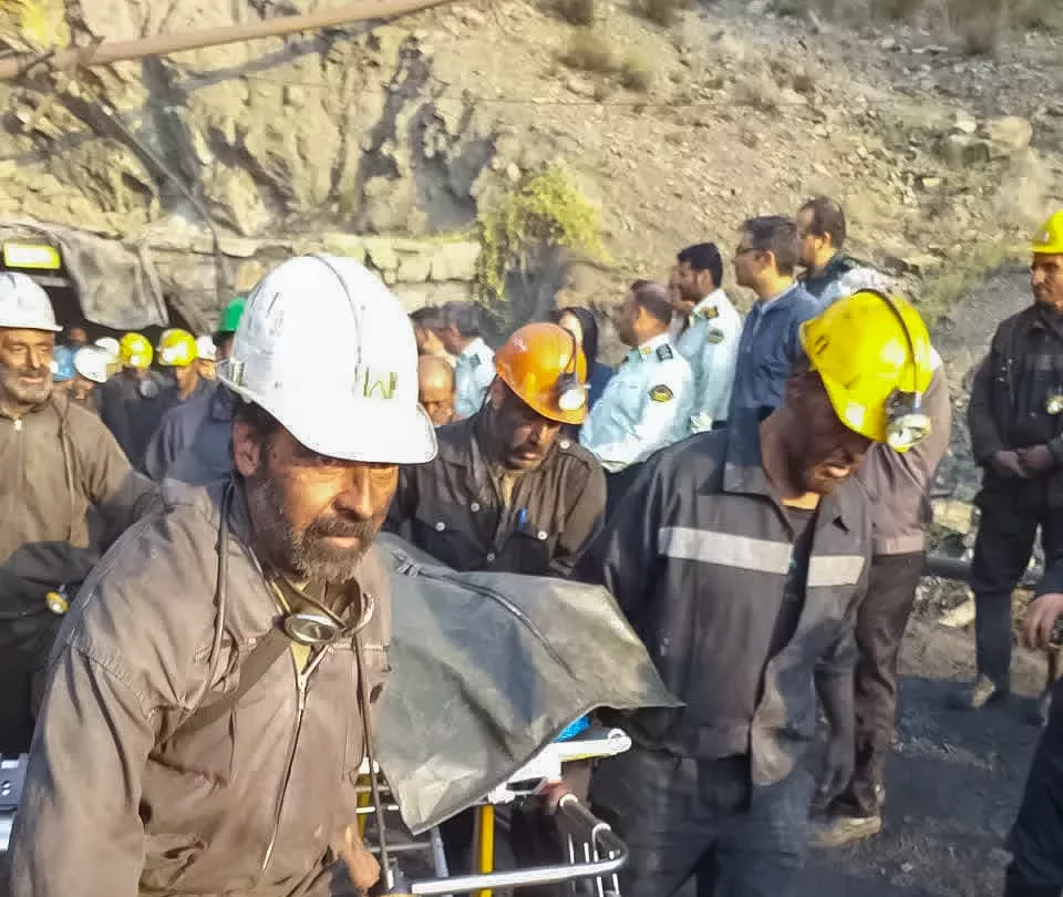 معدن‌کاران همچنان می‌میرند