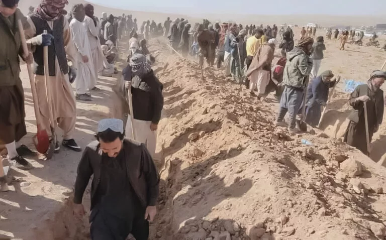 مهاجران غیرقانونی افغانستانی بازگردانده می‌شوند