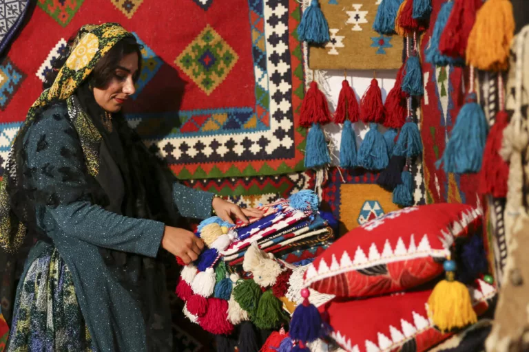 گچمه‌بافی، هنر دست زنان عشایر