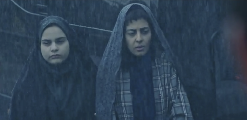 صحنه‌ای از سریال ایرانی هفت در تماشاخانه