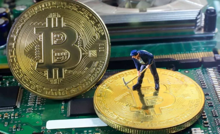 استخراج بیت‌کوین علیه آب و زمین