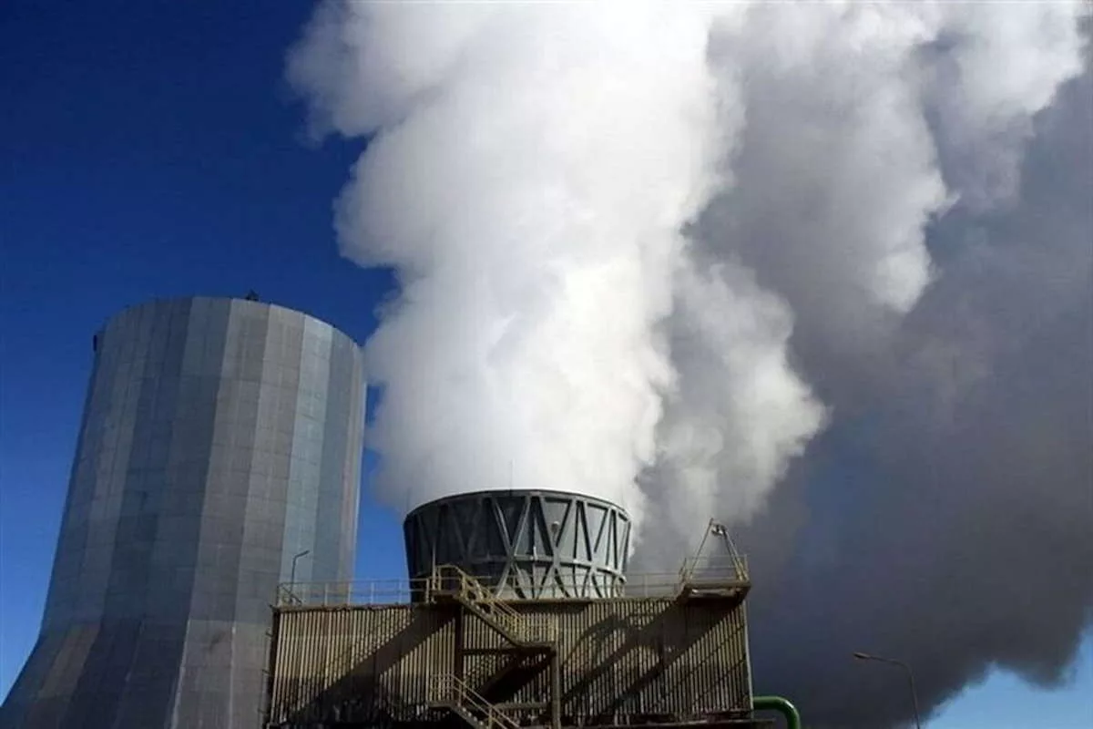 نیروگاه شازند در شبانه‌روز چهار میلیون لیتر مازوت می‌سوزاند