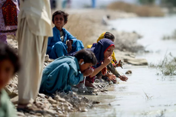 کمبود اقلام بهداشتی در مناطق سیل‌زده