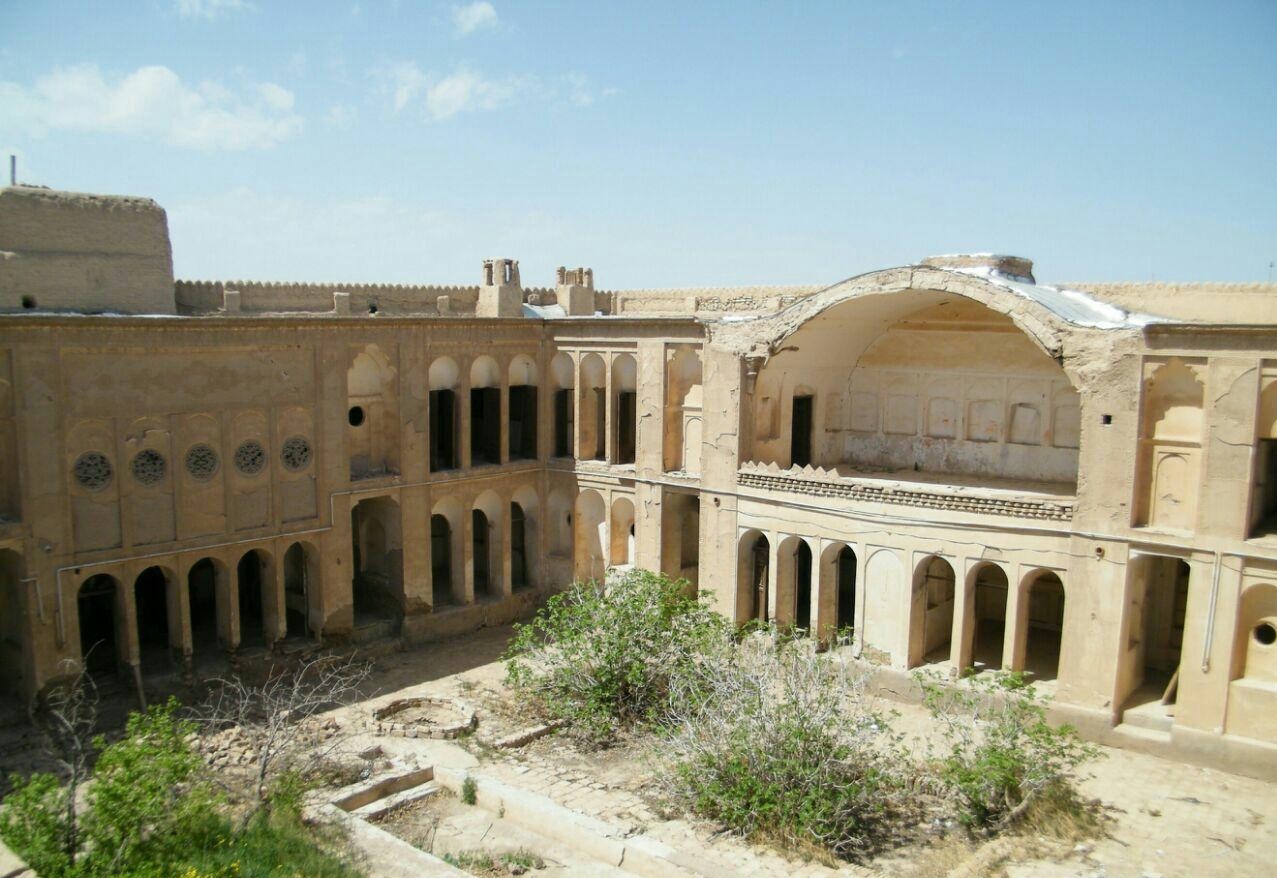  ۸ بنای تاریخی اردستان در وضعیت اضطرار مرمت