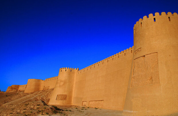 ریزش بخشی از دیوار مرمت‌شده شهر تاریخی «بلقیس»