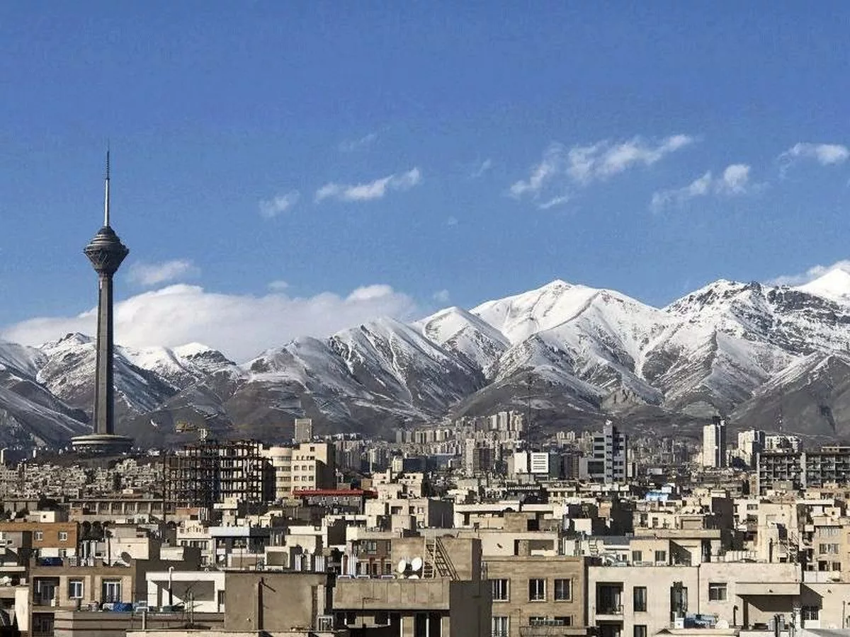 آسمان صاف همراه با وزش باد برای آسمان تهران
