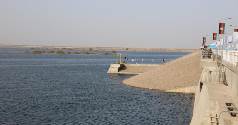بند کمال‌خان مانع احیای تالاب هامون