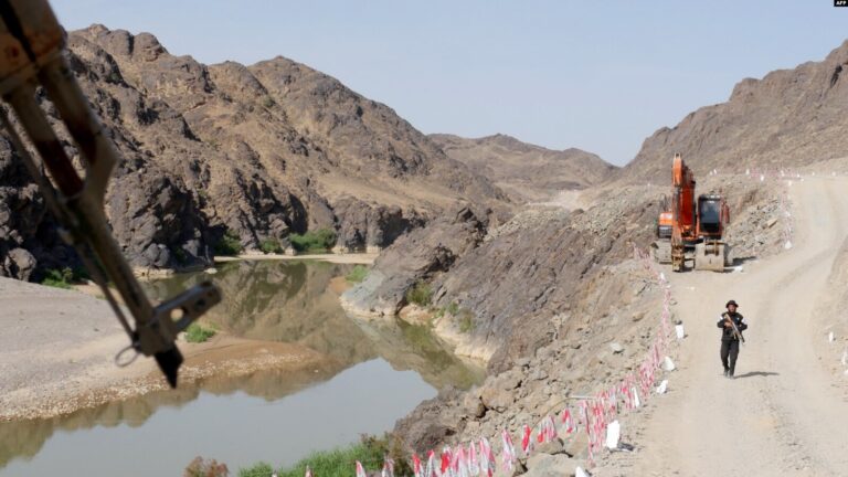 معامله بر سر آب
