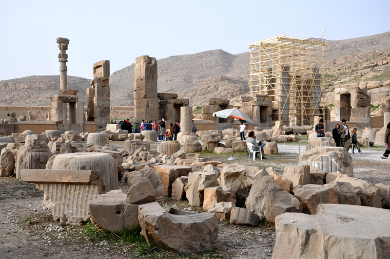 ستون هخامنشی