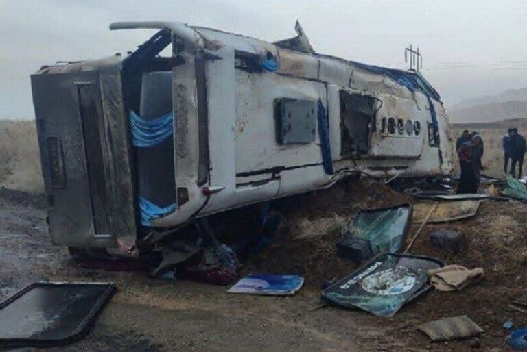 واژگونی اتوبوس در جاده پارس‌آباد- مشگین‌شهر ۱۹ مصدوم برجا گذاشت