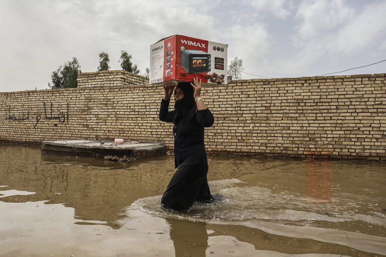 آوارگی در وطن