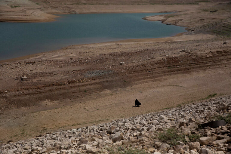 طالبان آب را بست؛ سد «دوستی» خشکید
