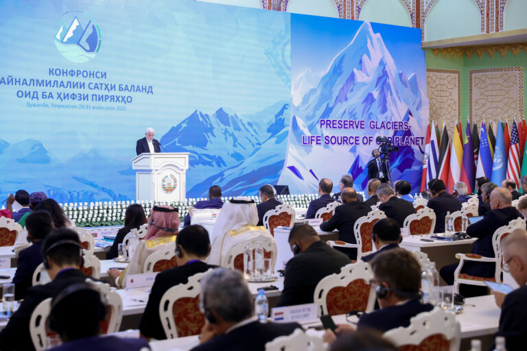 دیپلماسی ناکارآمد «عارفانه»