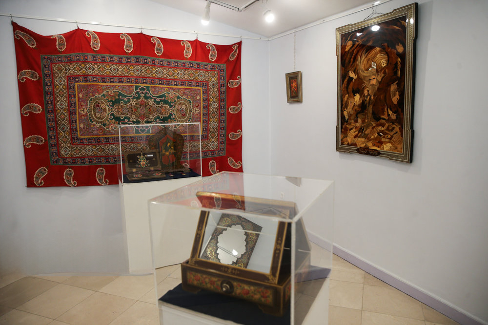 هویتی بی‌پناه