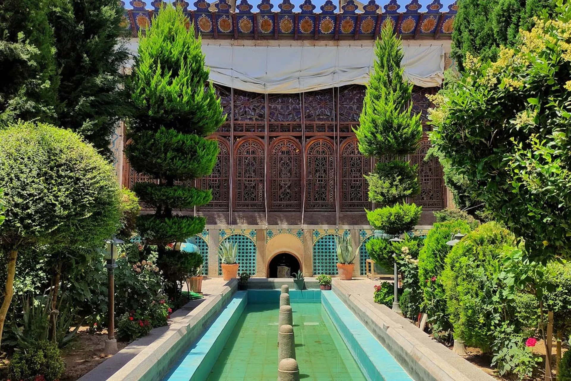 کنشگران میراثی چرا پای این مجلس ماندند؟