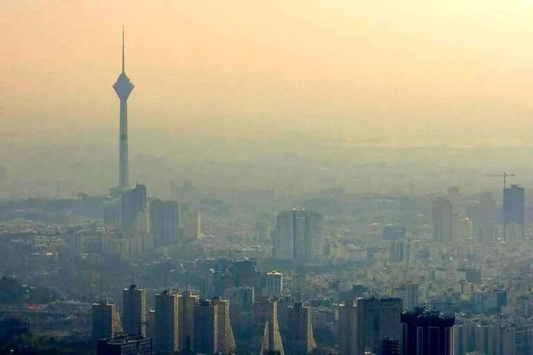 ماندن در خانه، تنها راه نجات از آلودگی هوا است