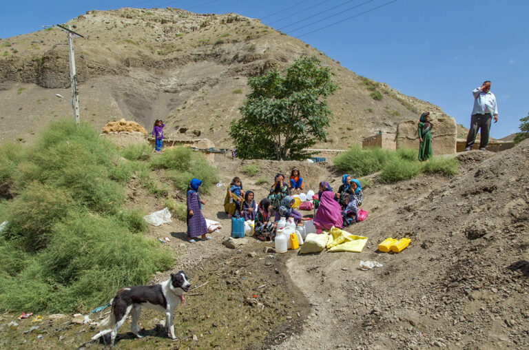 دشمن، خشکسالی و دروغ