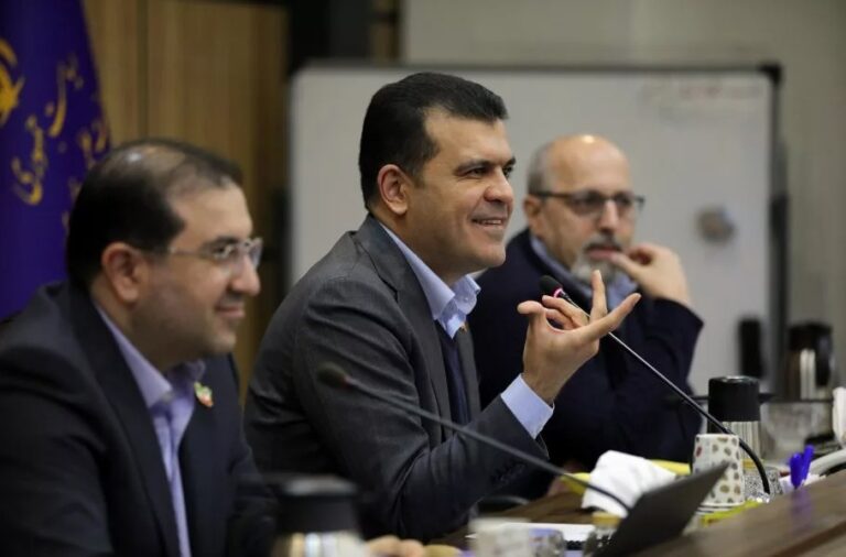 وعده معاون علمی فناوری رئیس جمهور: اینترنت تا آخر هفته وصل می‌شود