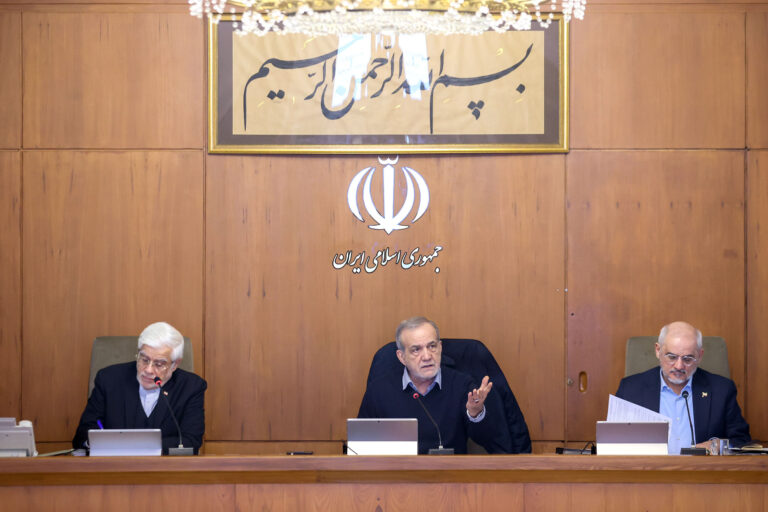 برخورد امنیتی با معترضان نشود