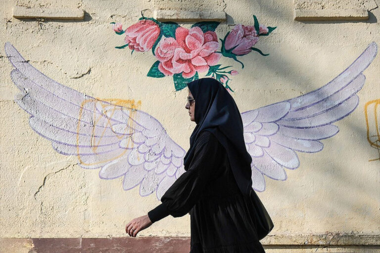 زنان مدیران پنهان اضطراب‌های جمعی