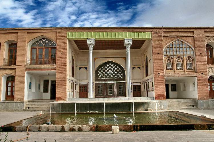 آسیب به بناهای تاریخی سنندج در حملات هوایی