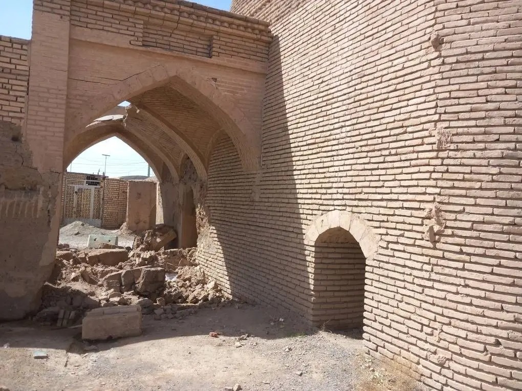 آسیب به برج و باروی ۱۷۰۰ساله کوهپایه