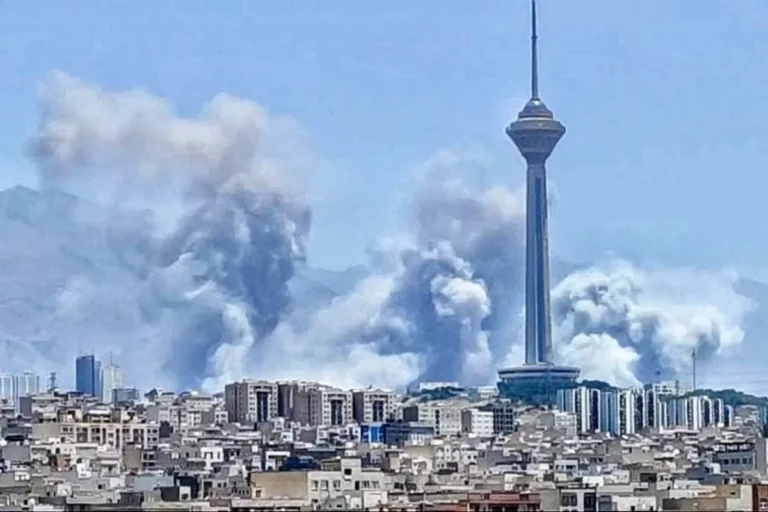 پایش مداوم آلودگی هوا در روزهای جنگ تحمیلی سوم