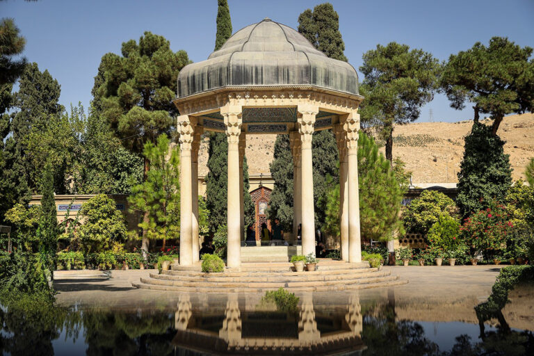 شیراز، مکث تقویم در شهــــــر راز