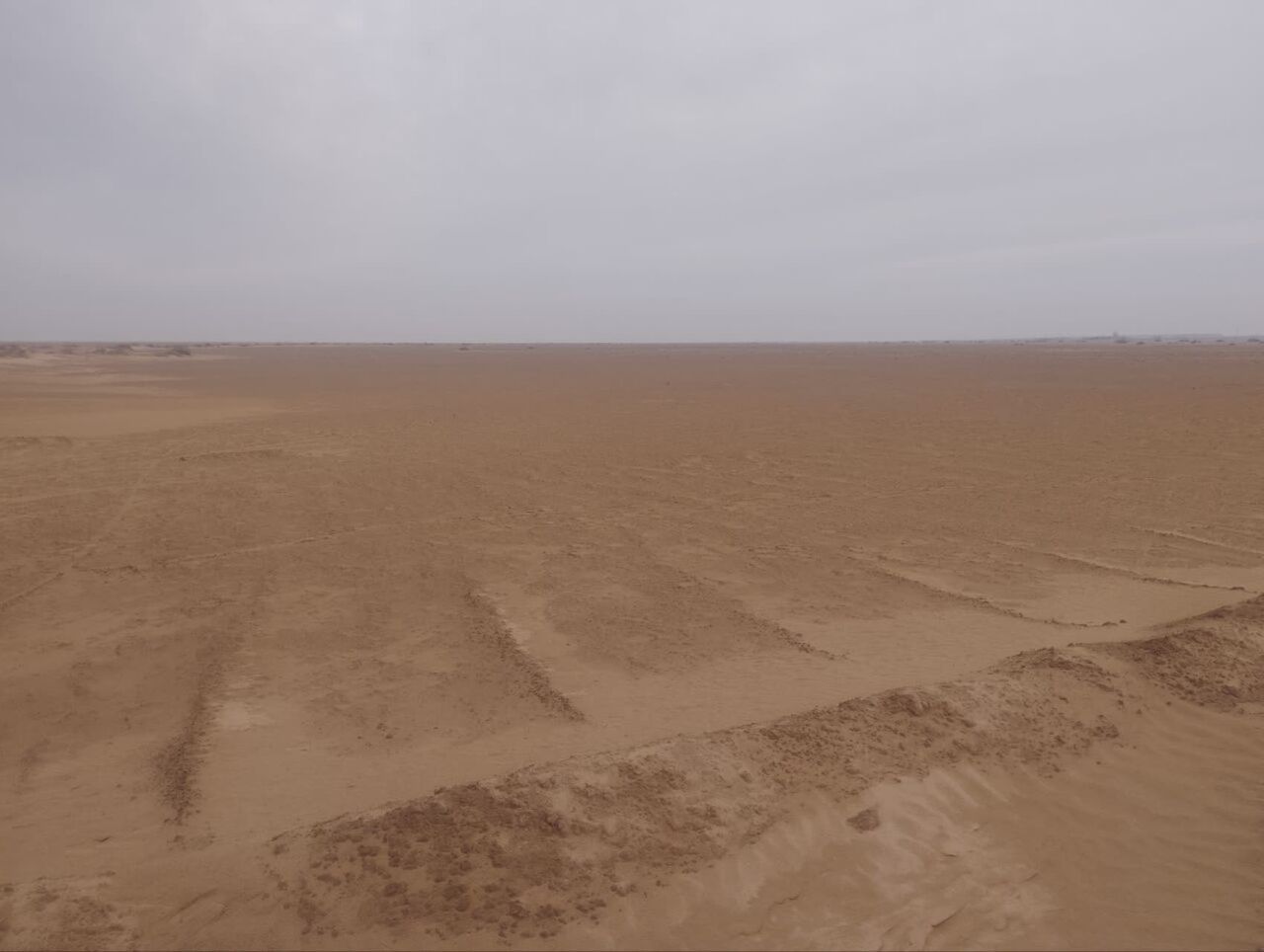 آغاز طرح سه‌ساله مهار کانون گردوغبار سراجه قم با اعتبار ۲۰۰ میلیارد تومان
