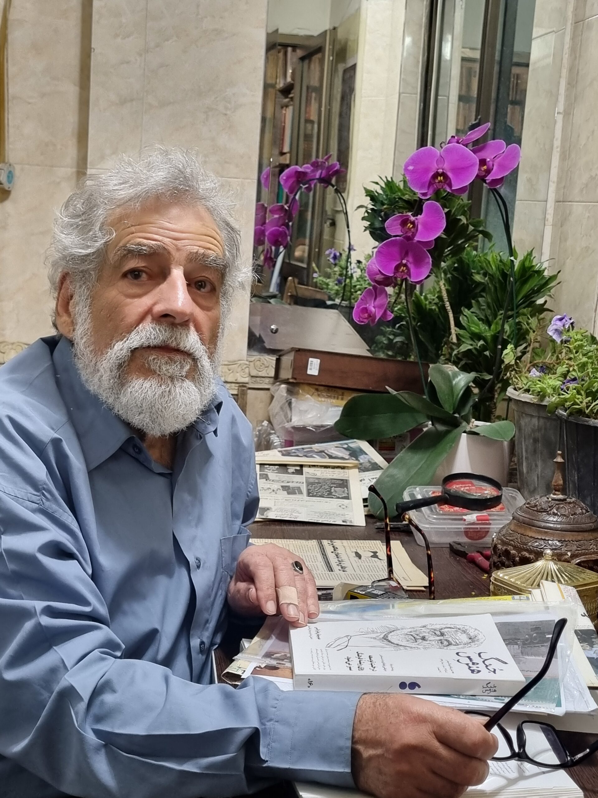مردم‌شناسی که برای درختـــــــان، خطابه سرود