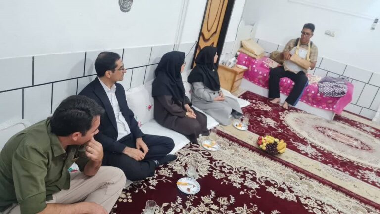 عیادت مدیرکل محیط زیست فارس از محیط‌بان مصدوم در حین مأموریت مقابله با شکارچیان