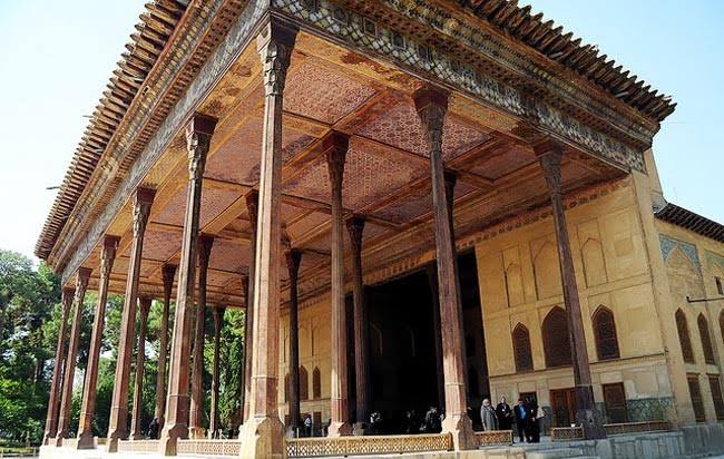 سایه فرونشست بر باغ جهانی چهلستون