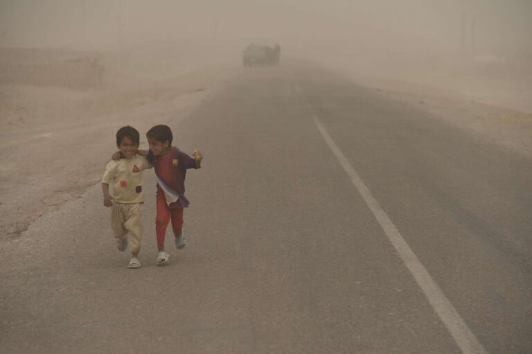 آلودگی هوا بزرگ‌ترین تهدید کودکان ایران