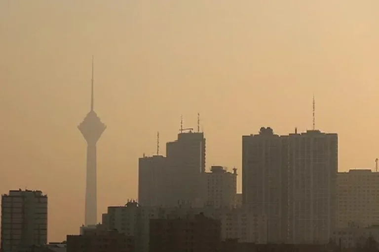 راز آلودگی تابستانی تهران فاش شد؛ چرا شمال و شرق پایتخت درگیر گاز سمی ازن هستند؟