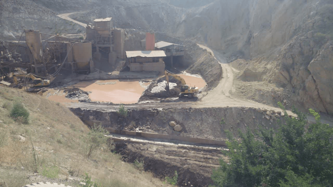 برخورد محیط زیست با تخلیه پساب در رودخانه چالوس