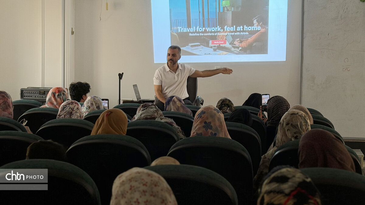 برگزاری نشست تخصصی توسعه گردشگری و توانمندسازی صنعتگران در قشم