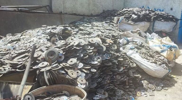 پلمب واحد غیرمجاز و آلاینده هوا در شهرستان بهار با دستور دادستان