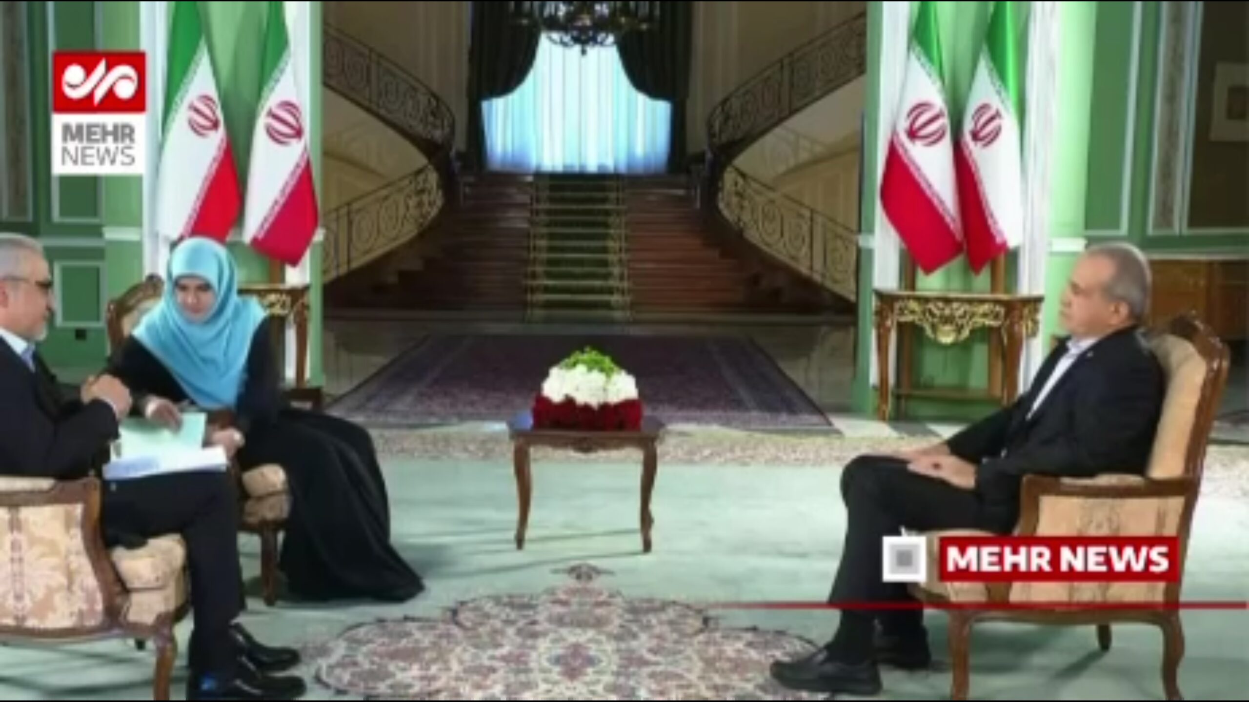 رئیس‌جمهور: دیپلماسی منطقه‌ای تقویت می‌شود/ تکذیب افزایش نجومی قیمت بنزین