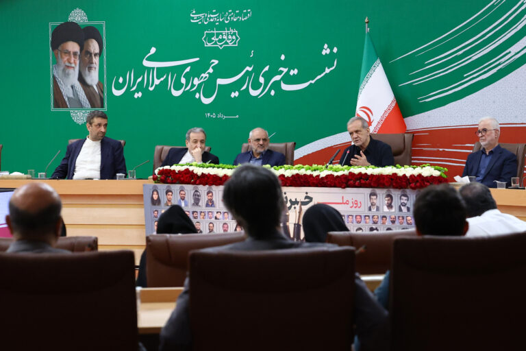 نمی‌توان شعار داد می‌جنگیم اما در بازار گرانــــــی باشد