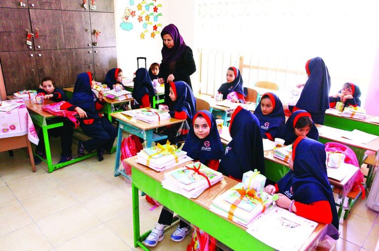 استثمار معلمان در مدارس غیردولتی