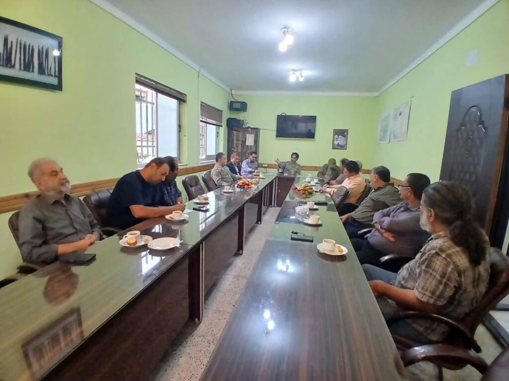 نشست چهره‌به‌چهره محیط زیست با دامداران میانکاله با هدف تقویت مشارکت محلی در حفاظت از ذخیره‌گاه زیست‌کره و پیشگیری از حریق‌های احتمالی برگزار شد.