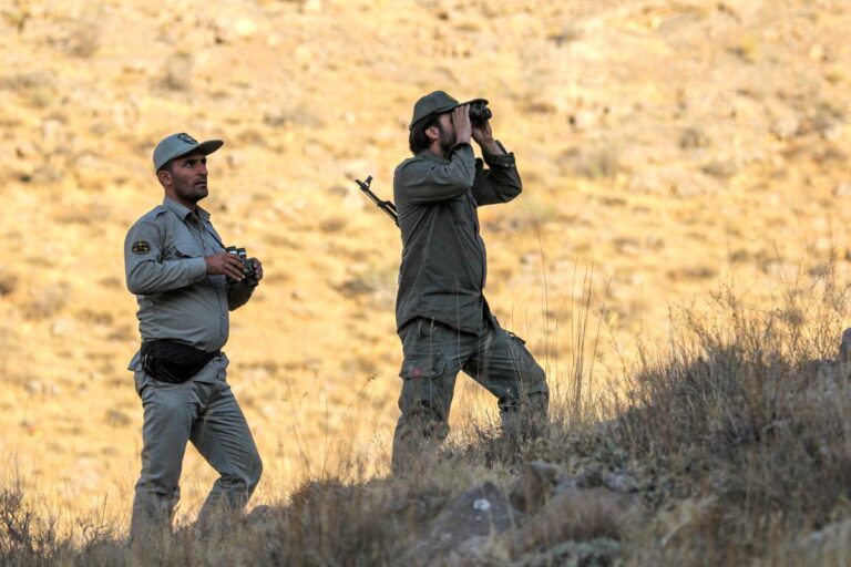 محیط‌بانانی که با «کمتر» باید بیشتر حفاظت کنند