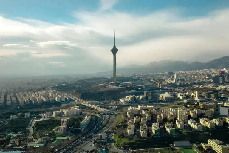 تهران؛ میان سکوت و گسل